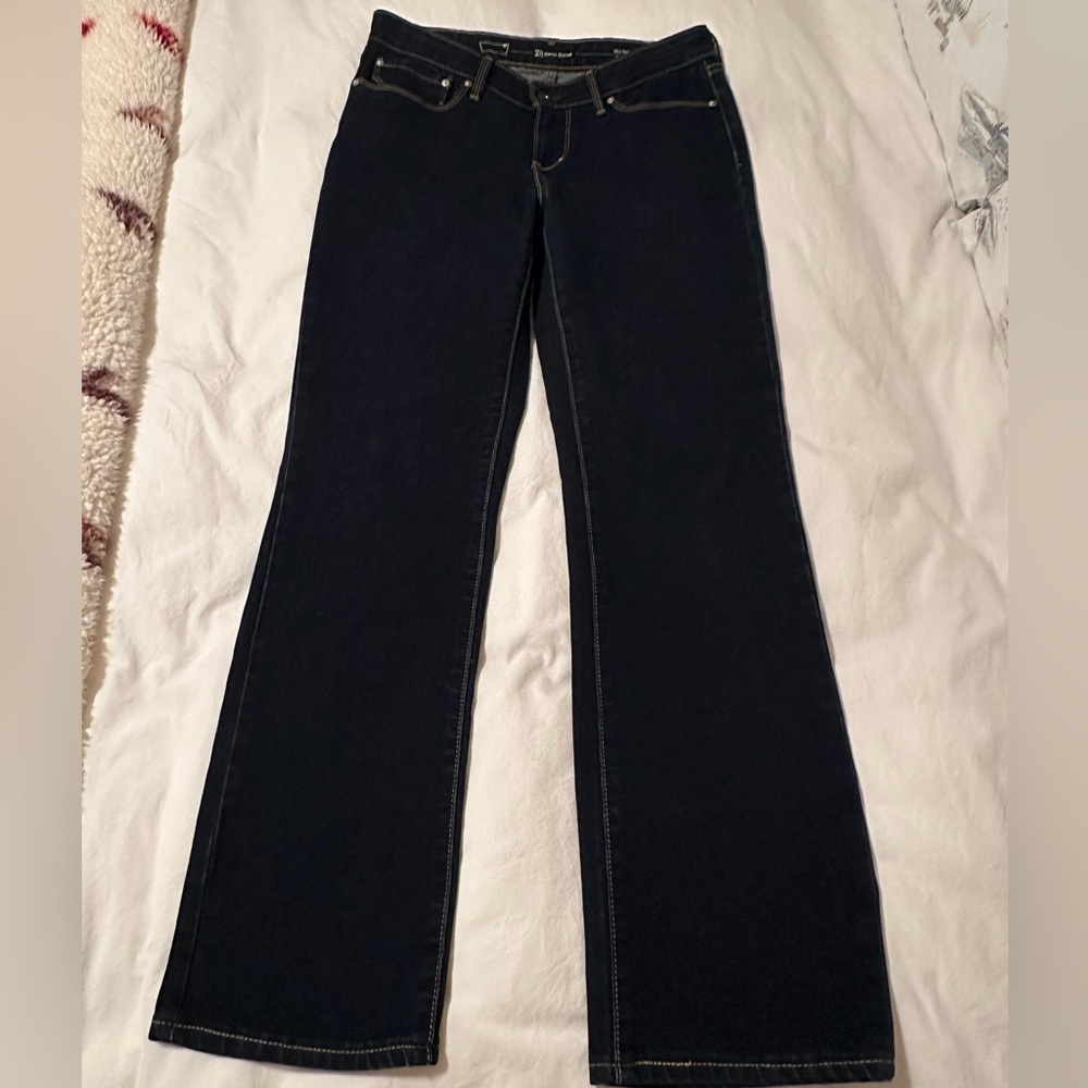 Levi’s Size 28 (Short), Straight Leg, Demi Curve, Dark Wash.